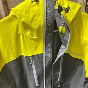 Marmot
Cerro Torre Jacket - Men's - yellow and gray